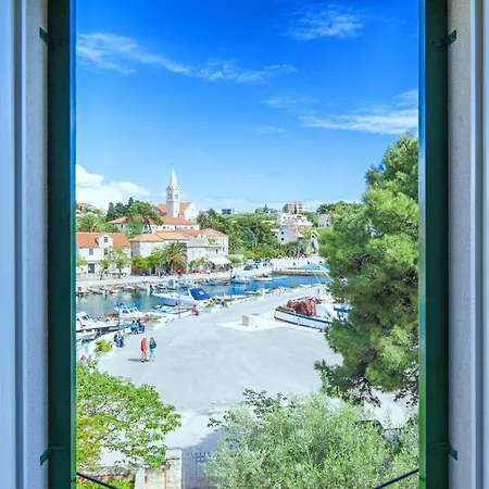Sleeps 6 Pool Wifi Villa