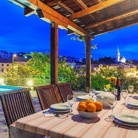 Sleeps 6 Pool Wifi *