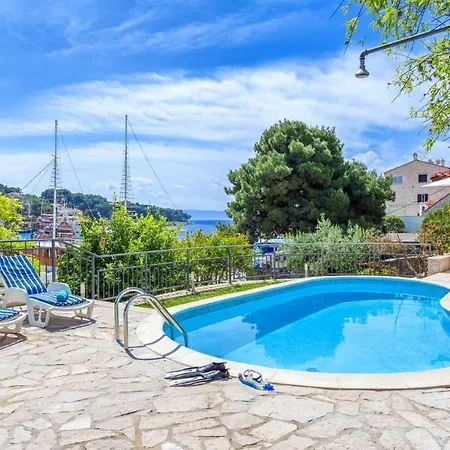 Sleeps 6 Pool Wifi *